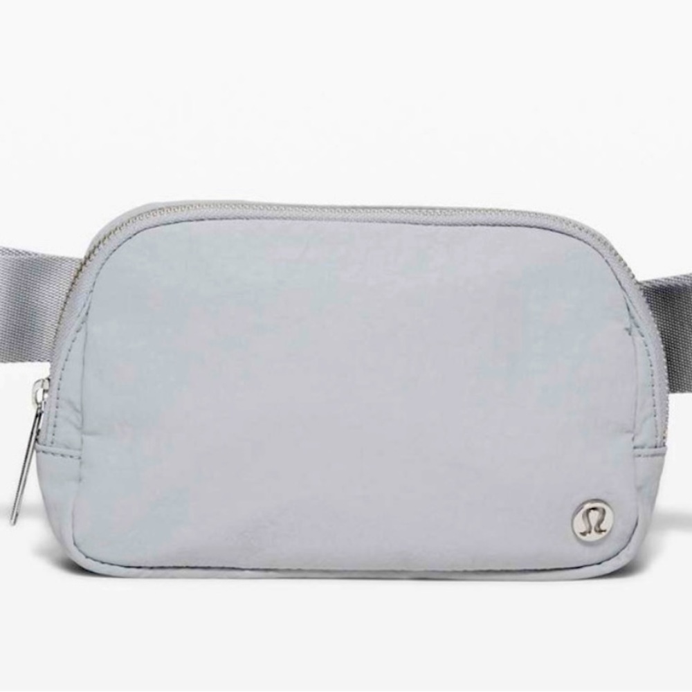 NWT Lululemon Everywhere Belt Bag Silver Drop
